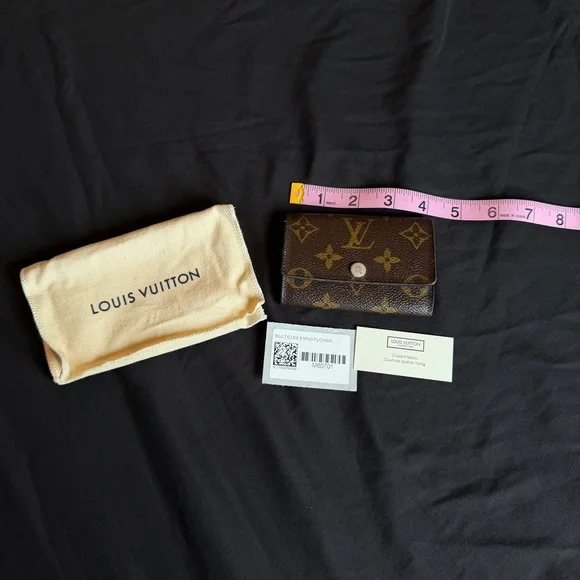 Louis Vuitton Multicles 6 ring monogram fuchsia